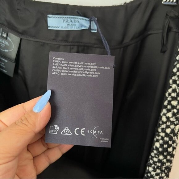 Prada Milano, Women's Wool Blend Tweed Pencil Skirt - Black/White. Size:38. NWT. - Picture 7 of 16